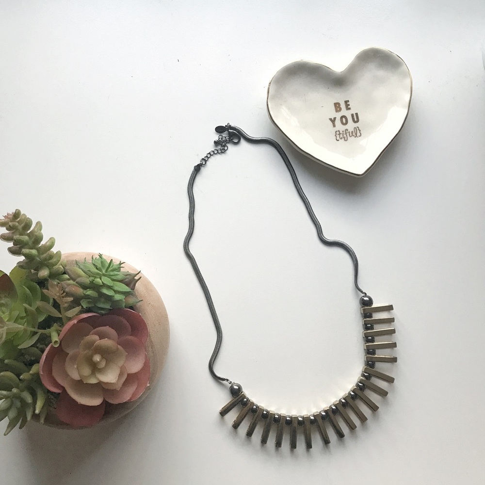 Express necklace